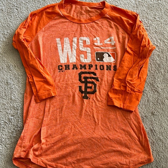 SF Giants World Series Baseball Tshirt - Picture 1 of 4